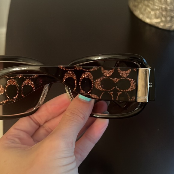 Coach authenticated sunglasses - Picture 3 of 3